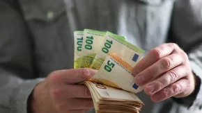 Muškarac čistio stan i pronašao dokumente stare pet decenija: Sada je bogatiji za 110.000 evra