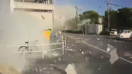 Jezivi snimci urušavanja tržnog centra! Ljudi ostali zarobljeni ispod ruševina, raste broj mrtvih u razornom zemljotresu! (VIDEO)