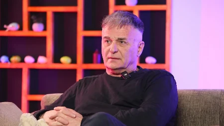 Iznajmljuje je za 250 evra na dan! Branislav Lečić ima vilu koju renta: Zidine su na sve strane, a dnevnu sobu je renovirao