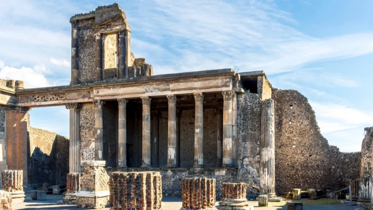Arheolozi u Pompeji uspeli nešto neverovatno: Sklopili su deo mozaika od pre 2000 godina - pred očima im se pojavila ova slika