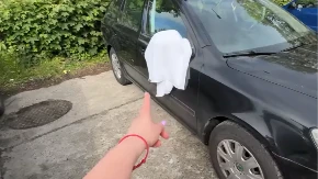 Videli ste beli peškir vezan za retrovizor? Ovo znači i zato ga ne treba ignorisati