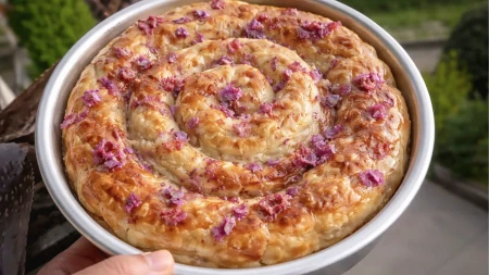 Vranjanska samsa, pita od koje ide voda na usta: Srbi na jugu se odvaljuju od nje, zapišite recept