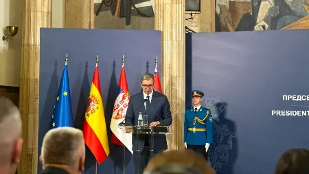 Vučić sa ministarkom odbrane Španije: Uručenje odlikovanja porodici podoficira stradalog u Libanu