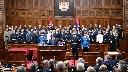 Samo snažna vojska garantuje mir: U najvišem predstavničkom domu građana Srbije, simbolično potvrđena neraskidiva povezanost naroda, države i Vojske Srbije
