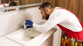 Vodoinstalater otkrio tajnu zbog koje možete da obrišete majstorov broj iz imenika: Sipajte ovo u zapušen odvod i ostavite da deluje 30 minuta - rezultat je magičan