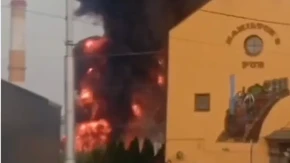 Dramatični snimci iz Belgoroda! Ukrajinci pogodili ključnu fabriku, buknuo požar (VIDEO)