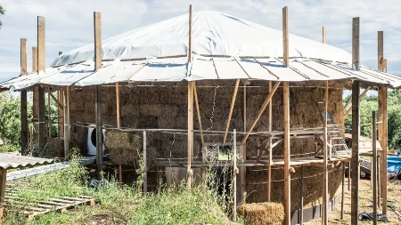 Beton nije jedino rešenje - prirodna gradnja se vraća u modu