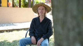 Traže opasne lokacije za slikanje, daju bogatstvo za haljinu i odelo: Čuveni čačanski fotograf otkriva da su maturanti pod velikim pritiskom - teror lepote i savršenosti nad mladima 