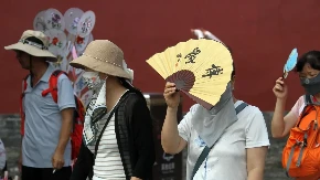 Kod nas ljudi ni ne misle da se zaštite, nego se prže na suncu: Kako se Kinezi i Kineskinje štite od sunca, ne daj Bože da im "dodirne lice"