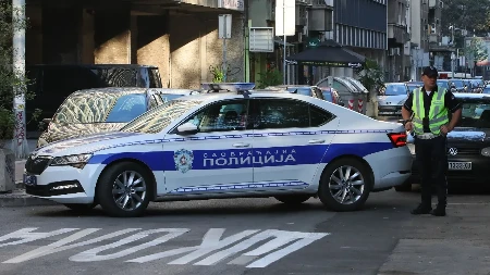 Žestok sudar u Beogradu: Žena osatala zaglavljena u kolima, jedva diše