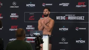 Kakva sramota: Albanski borac pred UFC u Beogradu pokazao "albanskog orla"