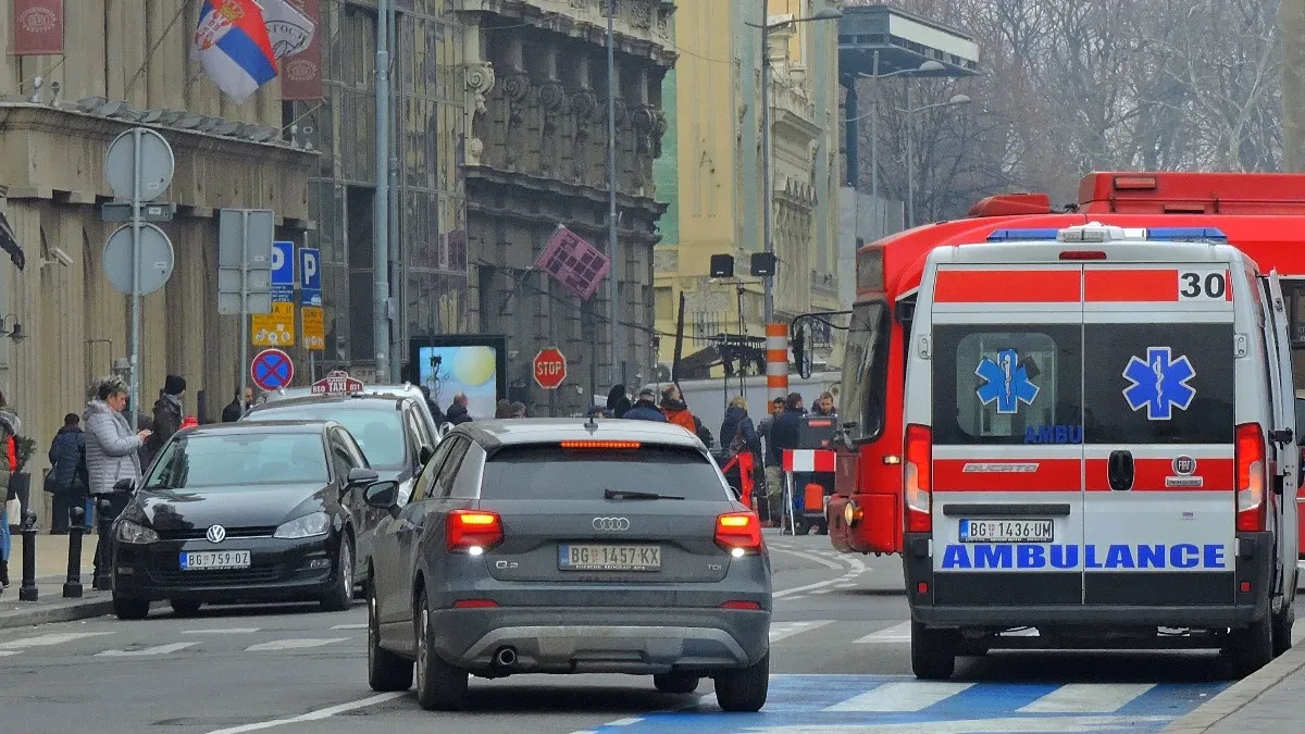 Biciklista iz Sjenice zadobio teške povrede: Udario u otvorena vrata automobila