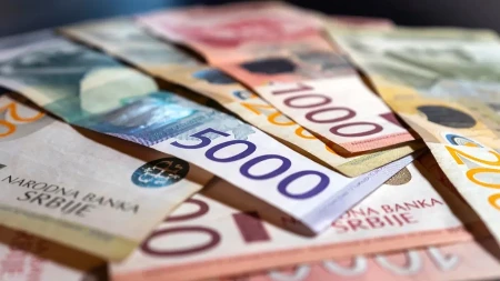 Zaposleni u Srbiji će u julu dobiti veći iznos minimalne zarade