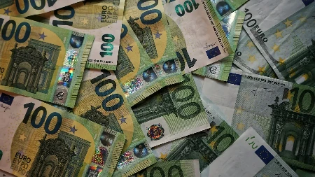 NVO iz inostranstva dobile 1,3  milijarde evra za rušenje Srbije
