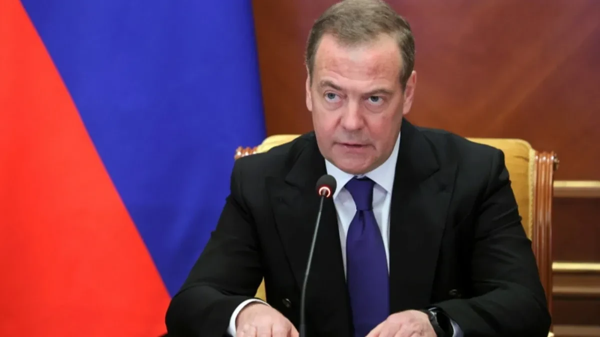 Medvedev reagovao na akcije Zapada: "Moramo da govorimo o aktivnoj odbrani"