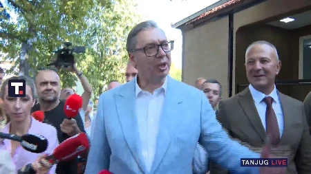 Vučić stigao u selo, pa odmah presekao! "Mašine izlaze za tri dana!"