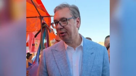 Vučić prvi put pravio belmuž! Evo šta je rekao posle nekoliko poteza varjačom (VIDEO)