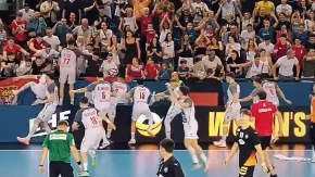 Kakva ludnica: Srbija dala gol sa celog terena, a onda je nastao totalni haos (VIDEO)
