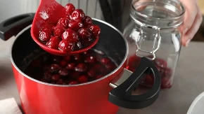 Savršeno slatko od višanja: Sirup gust kao med, a voće ostaje celo, puca pod zubima