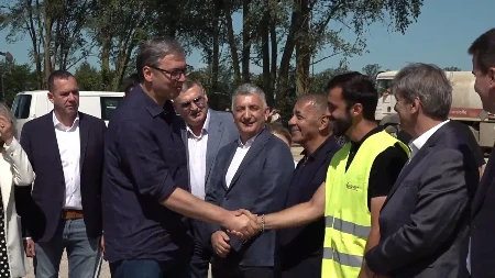 Istorijski projekat spasava sever Srbije! Vučić obilazi radove na izgradnji deonice Bački Breg - Srpska Crnja