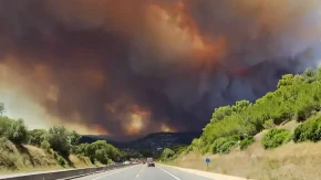 Odjekuju detonacije: Požar zahvatio minsko polje u Mostaru (VIDEO)