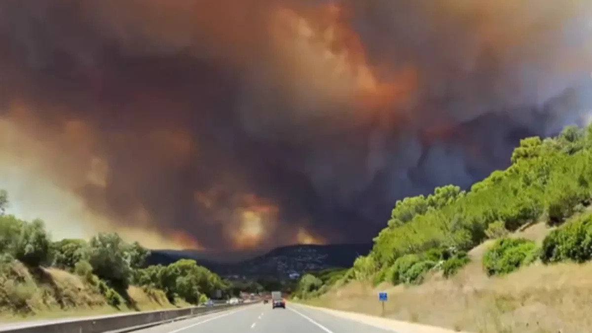 Odjekuju detonacije: Požar zahvatio minsko polje u Mostaru (VIDEO)