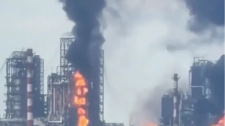 Snimljen trenutak udara u najveću rusku rafineriju: Polako se približava... (VIDEO)