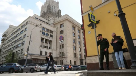 Ambasadoka Johaneson posle 40 minuta napustila zgradu: Odbila da komentariše za medije