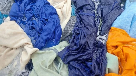 Šta kada 1 komad upropasti svu garderobu? Kako izvući boju iz odeće koja se obojila u bubnju? 