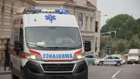 Težak udes u centru Beograda: Četvoro povređenih, mladić (19) teško, u bolnicu prevezeno i dete