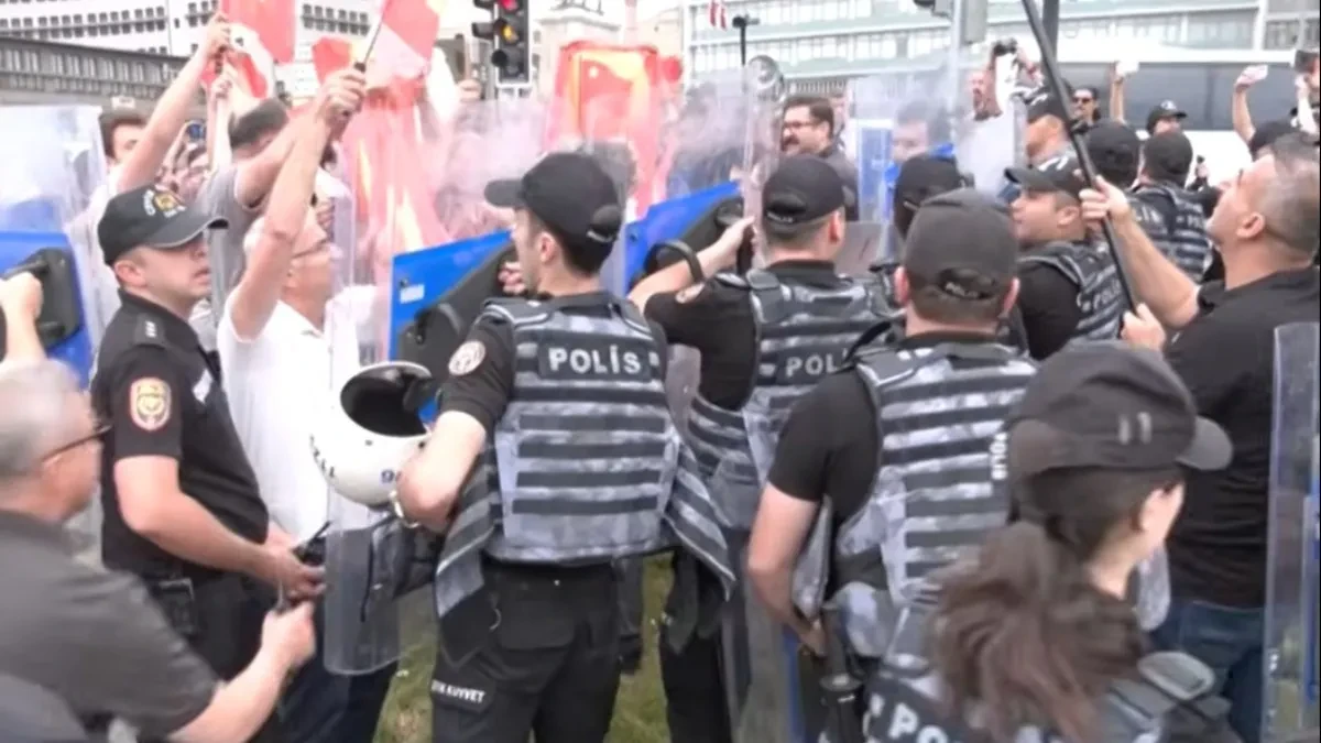 "Ubice, napustite zemlju" Veliki protest u Turskoj protiv NATO-a