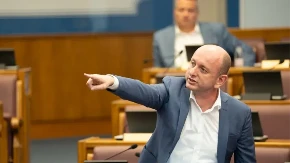 Knežević jasno poručio: Nema srpskog jezika, nema glasova DNP za ustavne promene