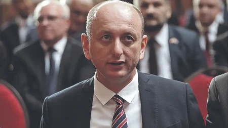 Milan Knežević očitao žestoku bukvicu Milojku Spajiću: Vaskrsli ste političkog satanu Mila, izdali ste Srbe!