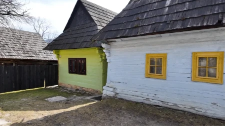 "U našem selu živi 17 ljudi, hiljade turista dolaze svakog dana, kao da živimo u kanalizaciji... Jesmo li u zoološkom vrtu"