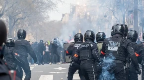 Policija dobila dozvolu da ubija? Francuski parlament usvojio kontroverzni zakon o upotrebi oružja