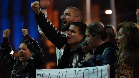 Blokaderi pišu stravične uvrede na račun najstarijih sugrađana jer glasaju za Vučića: Penzioneri, pi*aćemo vam po grobovima! 
