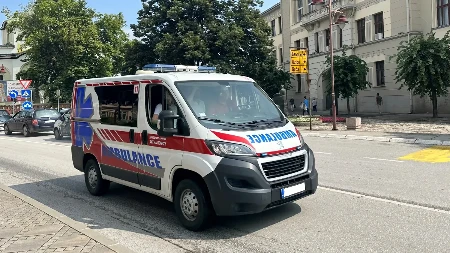 Užas u Nišu: Vozač automobila oborio devojčicu (11) na biciklu!