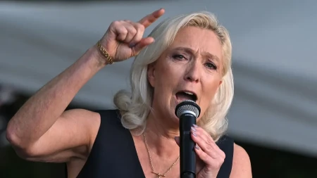 Marin le Pen se vratila u trku za predsednika! Jača nego ikada i spremna da čisti Francusku