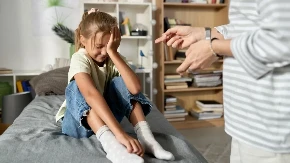 Kad dete plače, ovo mu ne govorite: Psiholog otkriva najveću grešku roditelja