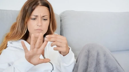 Nokti se menjaju nakon 40. godine: Lakše pucaju i listaju se, ali ova rutina će ih oporaviti