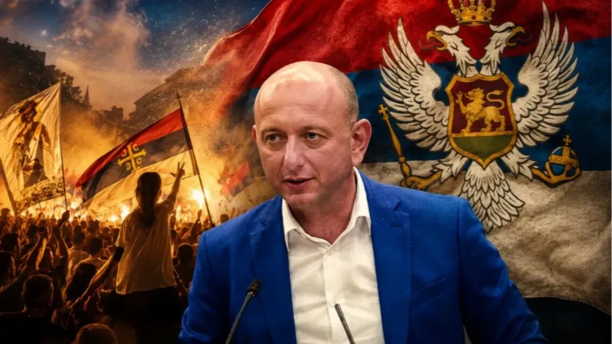 Zeta ukrašena trobojkama! Knežević ispunio obećanje: Neka dođu Ibrahimović i Krivokapić da ih skinu