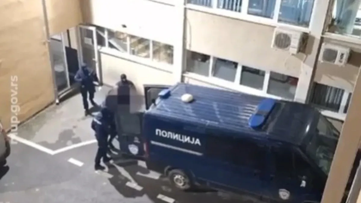 Pretio nožem radnici i oteo pazar! Uhapšen razbojnik iz Novog Sada