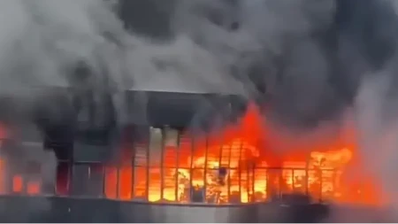 Jeziva tragedija, Kina zavijena u crno: Više od 20 mrtvih u stravičnom požaru, stotine vatrogasaca na mestu nesreće!