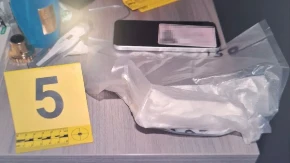 Policija razbila lanac prodaje droge u Nišu! Pronađen kokain i vagica za merenje