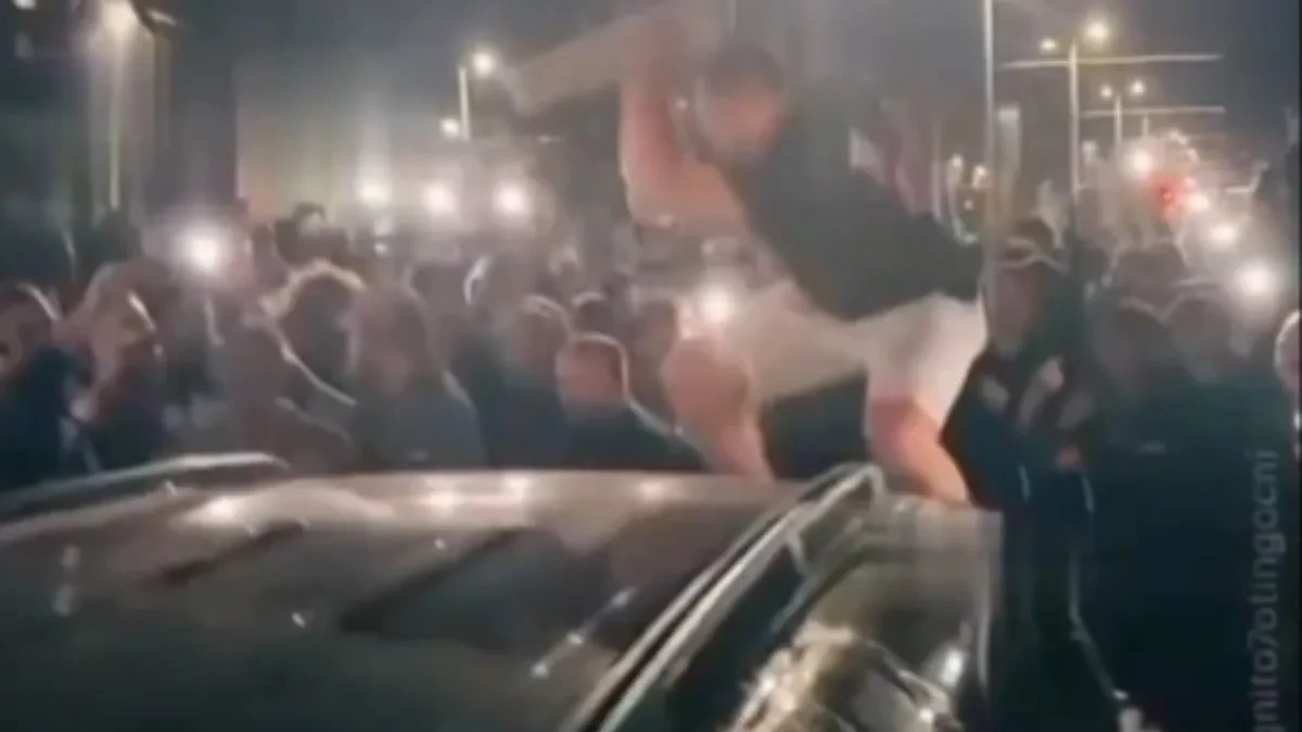 Nasilne demonstracije protiv Zelenskog u Ukrajini: Ključa bes građana, prevrnuto vojno vozilo!