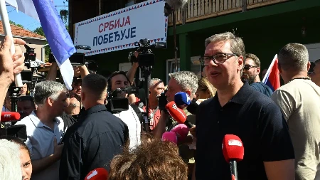 Vučić u Temskoj sa narodom: Sledi značajno povećanje penzija, plata i minimalca (VIDEO)