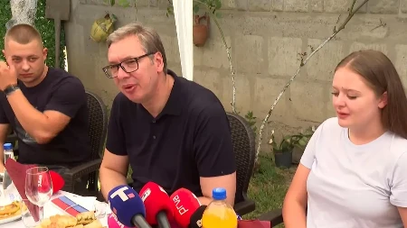 "Voleo bih da smo imali više mečki Božana" Vučić iz Gorčinaca odgovorio na kritike: Volim da slušam ljude i da uradim ono što mogu