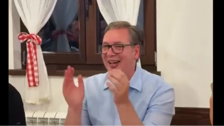 I tebe sam sit kafano... Vučić objavio nesvakidašnji snimak, otkrio koje pesme sluša (VIDEO)