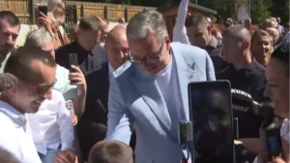 Dečak Andrija prišao Vučiću! Čim mu je ovo rekao, predsednik se odmah nasmejao