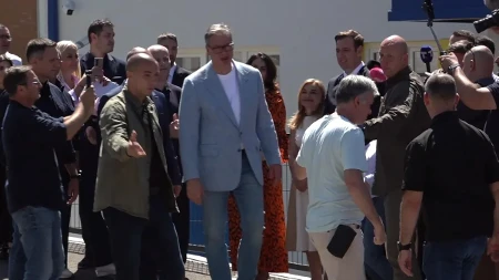 Obraća se predsednik Srbije: "Da mi je neko rekao da ovoliki broj ljudi mogu da vidim u Prijepolju..." (FOTO/VIDEO)